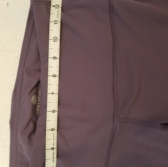 Yogalicious Purple Capris - Picture 4 of 5